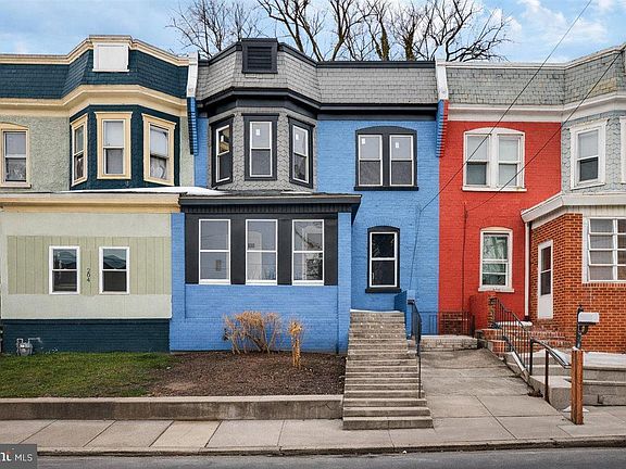 2nd image of 206 W 26th St