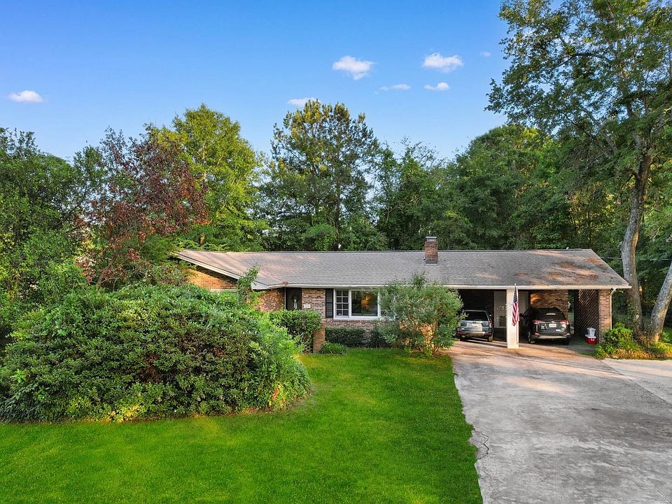 1st image of 148 University Dr.