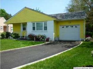 22 Firethorn Way, Toms River, NJ