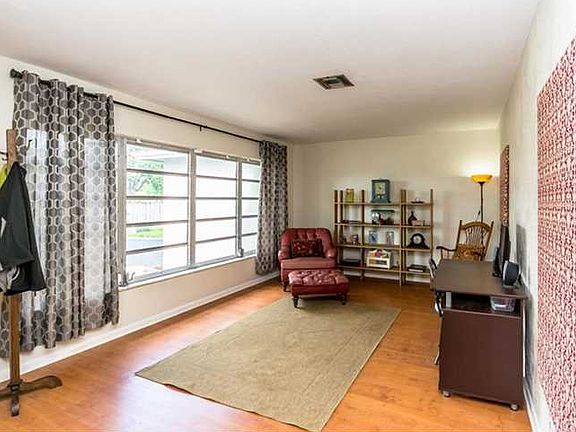 4th image of 8747 SW 52nd St