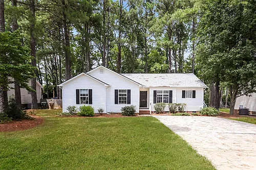 221 Breezewood Ln Photo 1