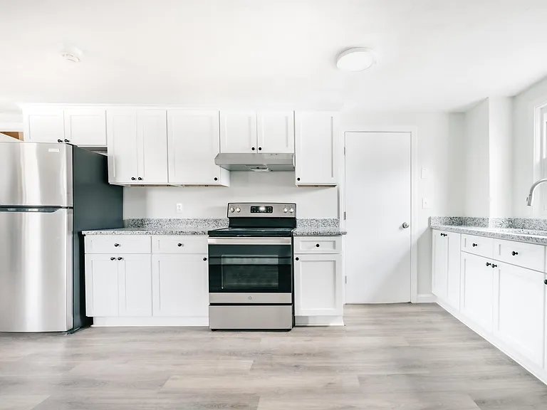69 2nd St #3 — Photo 1