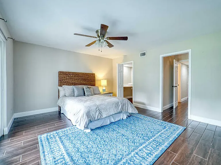 4326 Plaza Gate Ln S — Photo 14