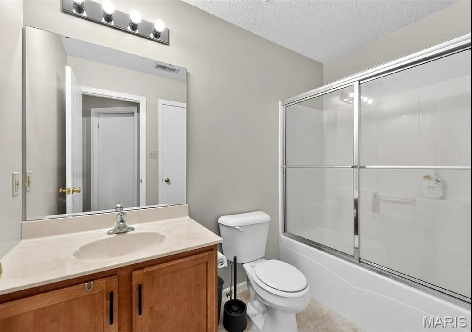 3 bed, 1418 sqft, $2,000 — Photo 1