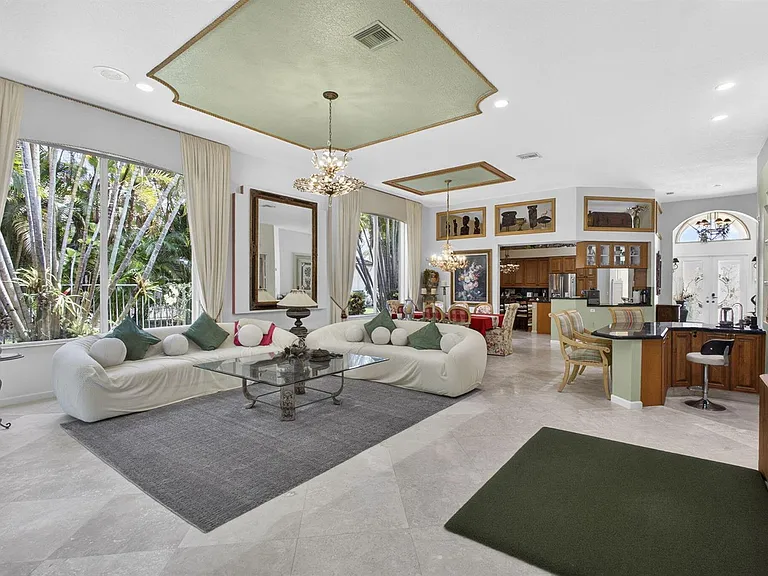 10880 Northgreen Dr — Photo 13