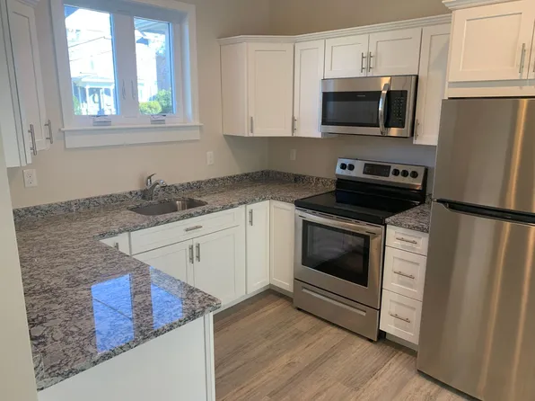 129 Kenoza Ave, 129 Kenoza Ave #3, Haverhill, MA 01830