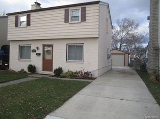 8539 Harding Ave, Center Line, MI 48015