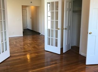 2570 37th St APT 2, Astoria, NY 11103