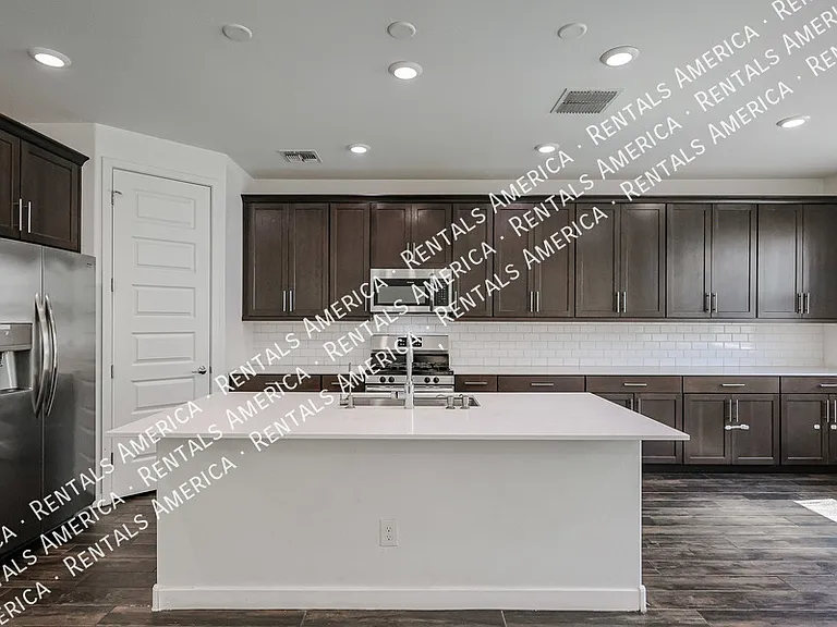 1051 E Armstrong Way — Photo 12