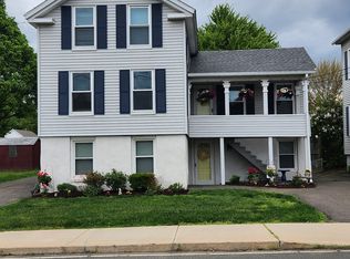 9 North St, Windsor Locks, CT 06096