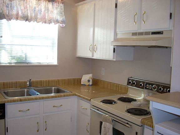 kitchen with great working appliances