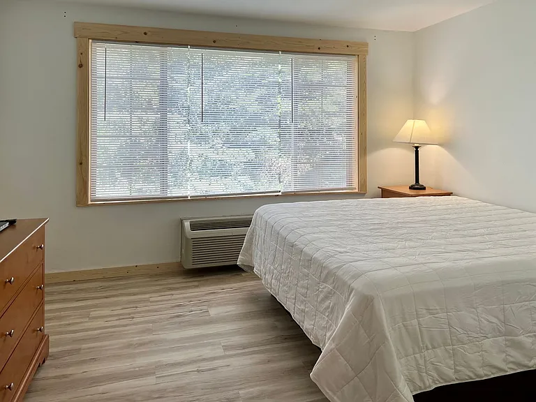 Ski Town Apartments — Photo 153