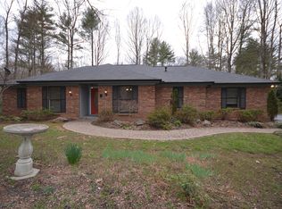 236 Sweetwater Hills Dr, Hendersonville, NC 28791