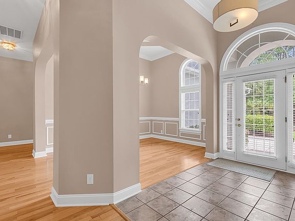 4th image of 5606 Leatherleaf Dr.
