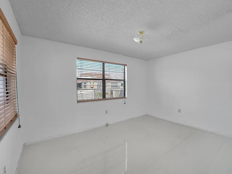 6654 Villa Sonrisa Dr #421 — Photo 45