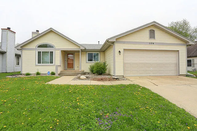 1104 N Gregory St photo 1