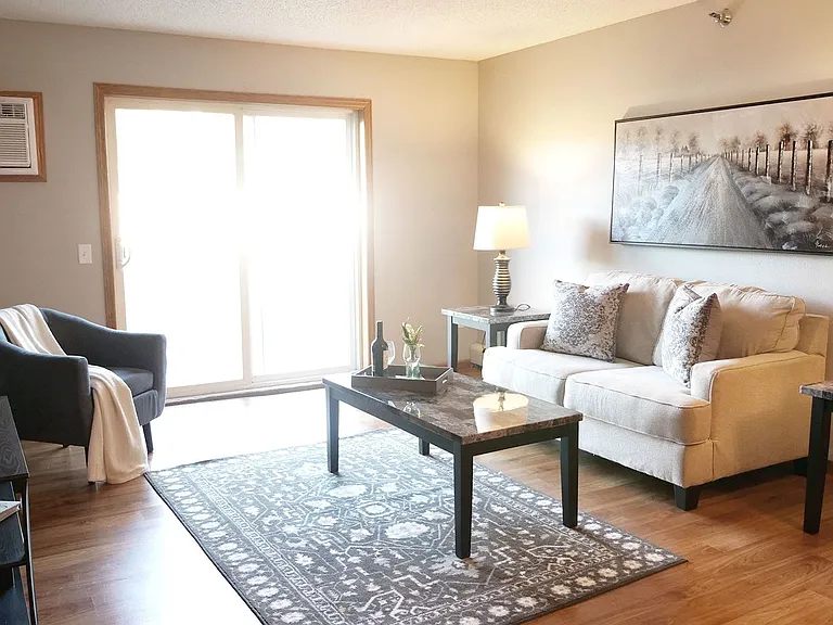 Legacy Pointe Apartments — Photo 10