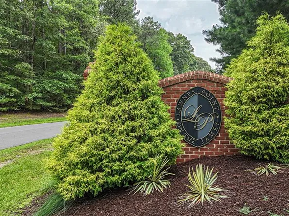 1220 Lawnes Neck Dr, Smithfield, VA 23430