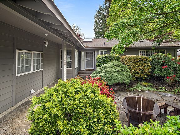 4th image of 1014 142nd Avenue SE