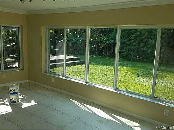 4th image of 21300 NE 24th Ct