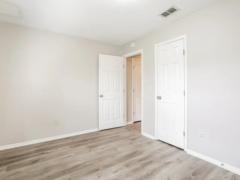 5966 Lazy Meadow Ct — Photo 13
