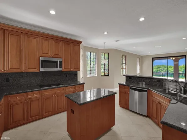 2835 Kinsington Cir, Weston, FL 33332