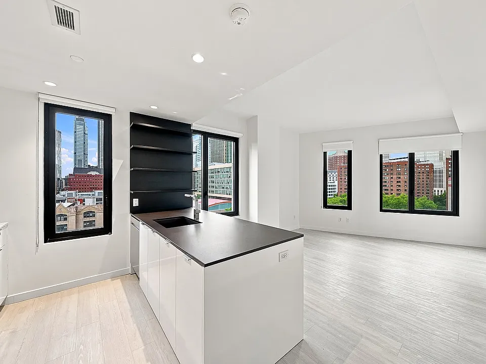 22 Chapel St #7D