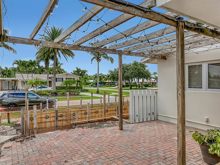 561 Anchorage Dr — Photo 19