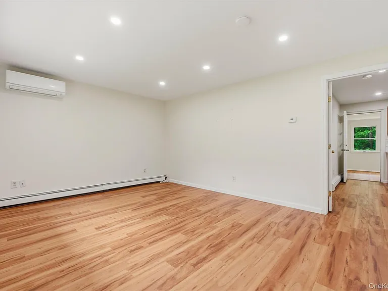 133 N Smith Rd #A — Photo 2