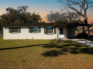 925 Valleydale Ave, Deland, FL 32720