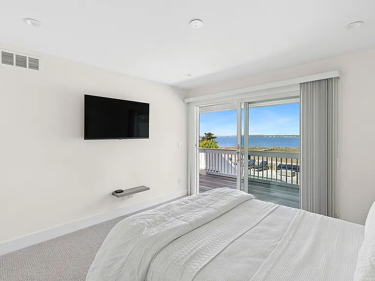 588 Dune Rd — Photo 12