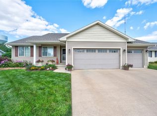 7219 Rolling Ridge Dr SW, Cedar Rapids, IA 52404