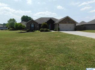 105 Oxford Ln, Decatur, AL 35603