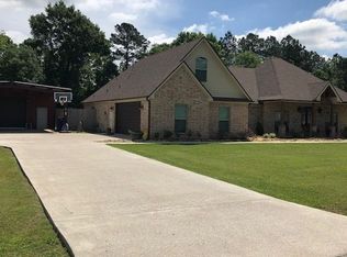 4670 Thacker Dr, Orange, TX 77630
