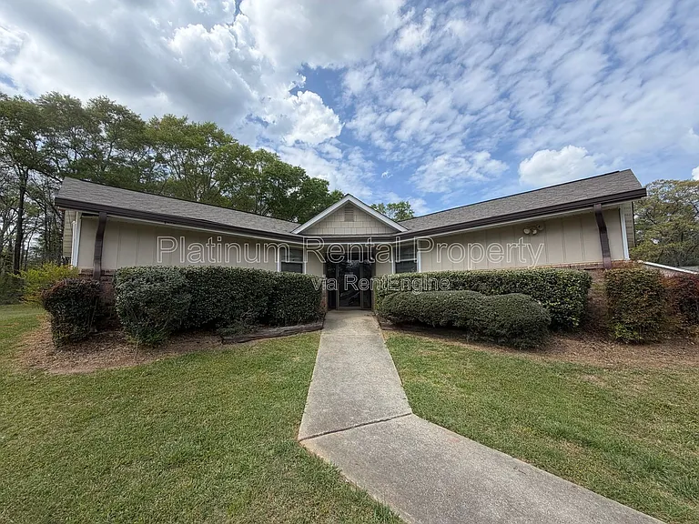 1492 Waverly Way #B-4 — Photo 1