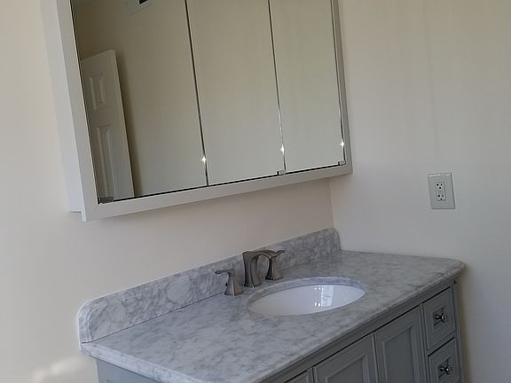 5th image of 921 Westhaven Dr