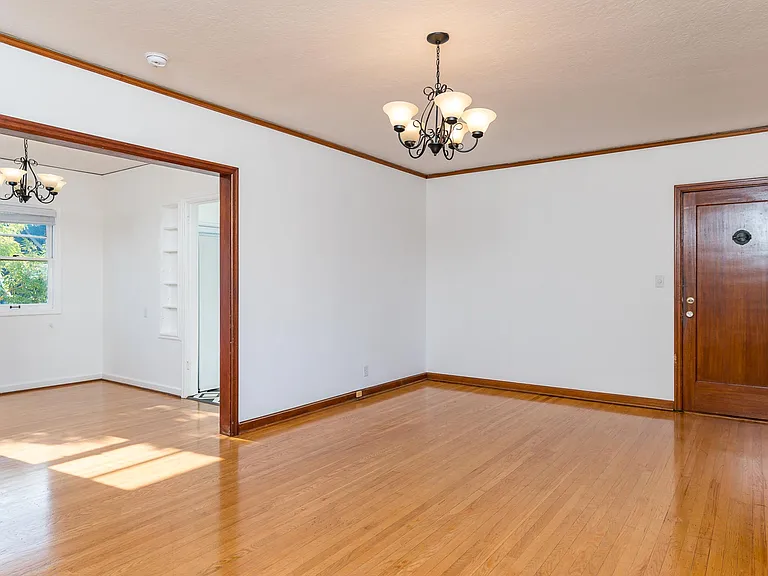 2500 NE Weidler St — Photo 34