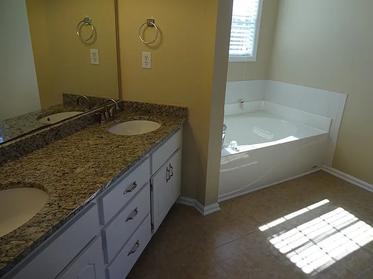 304 High Point Pl — Photo 7