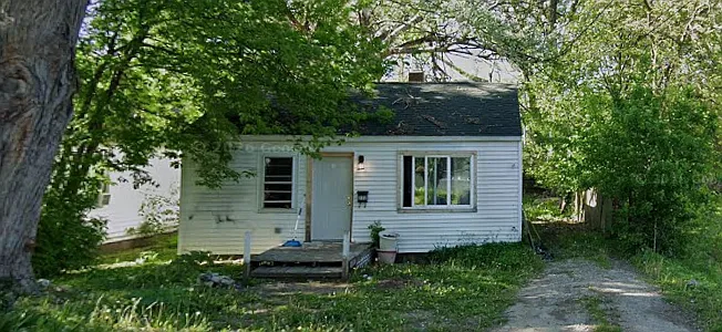 2 bed, 700 sqft, $700 — Photo 1