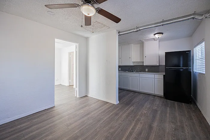 2537 E Willetta St #1 — Photo 3