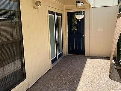 6718 Silvermine Dr — Photo 2