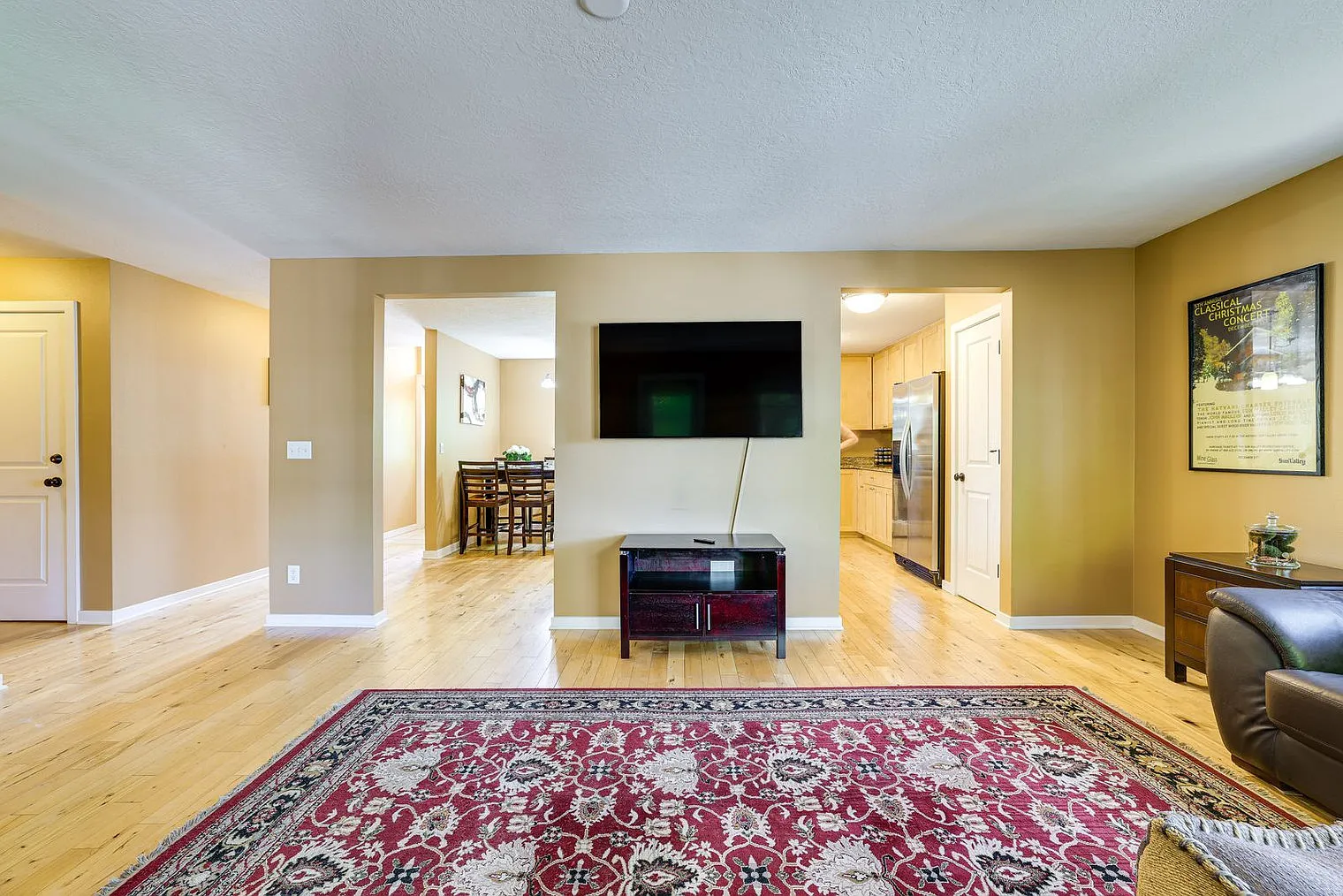 2 bed, 2.0 bath, 1528 sqft, $4,257 — Photo 4