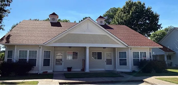 Building Photo - 449 Old Military Rd E #10