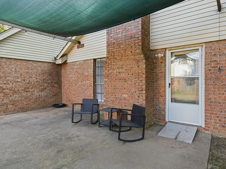 131 Cypress Dr — Photo 29