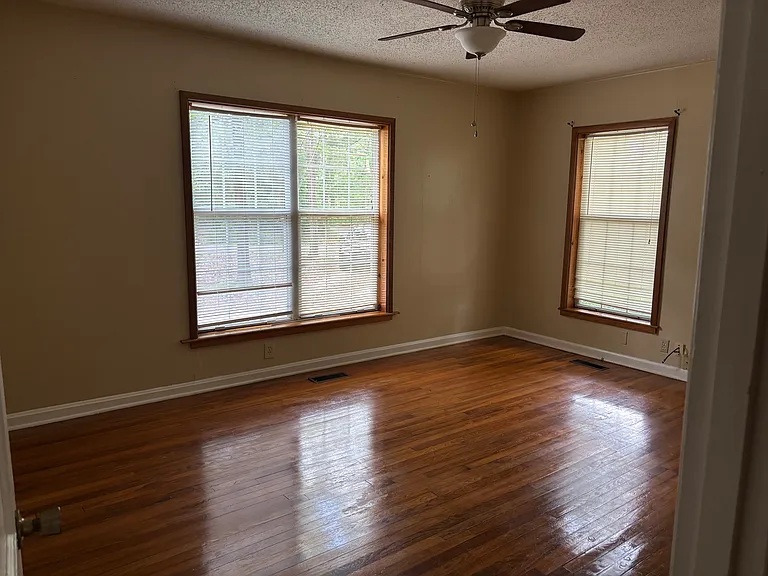 178 Circle H Dr — Photo 1