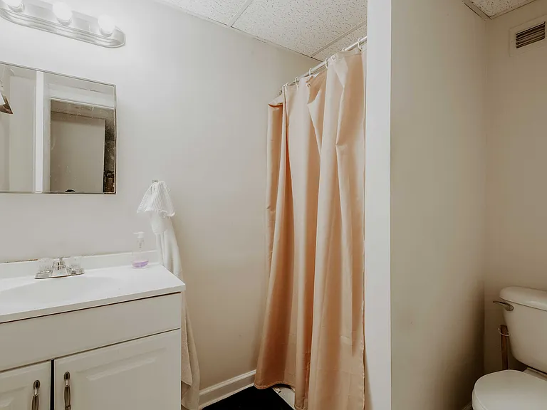 1496 Woodland Ave SE — Photo 15