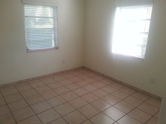 5th image of 825 Tangier St
