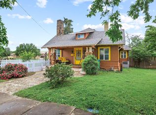 901 8th St, Honey Grove, TX 75446