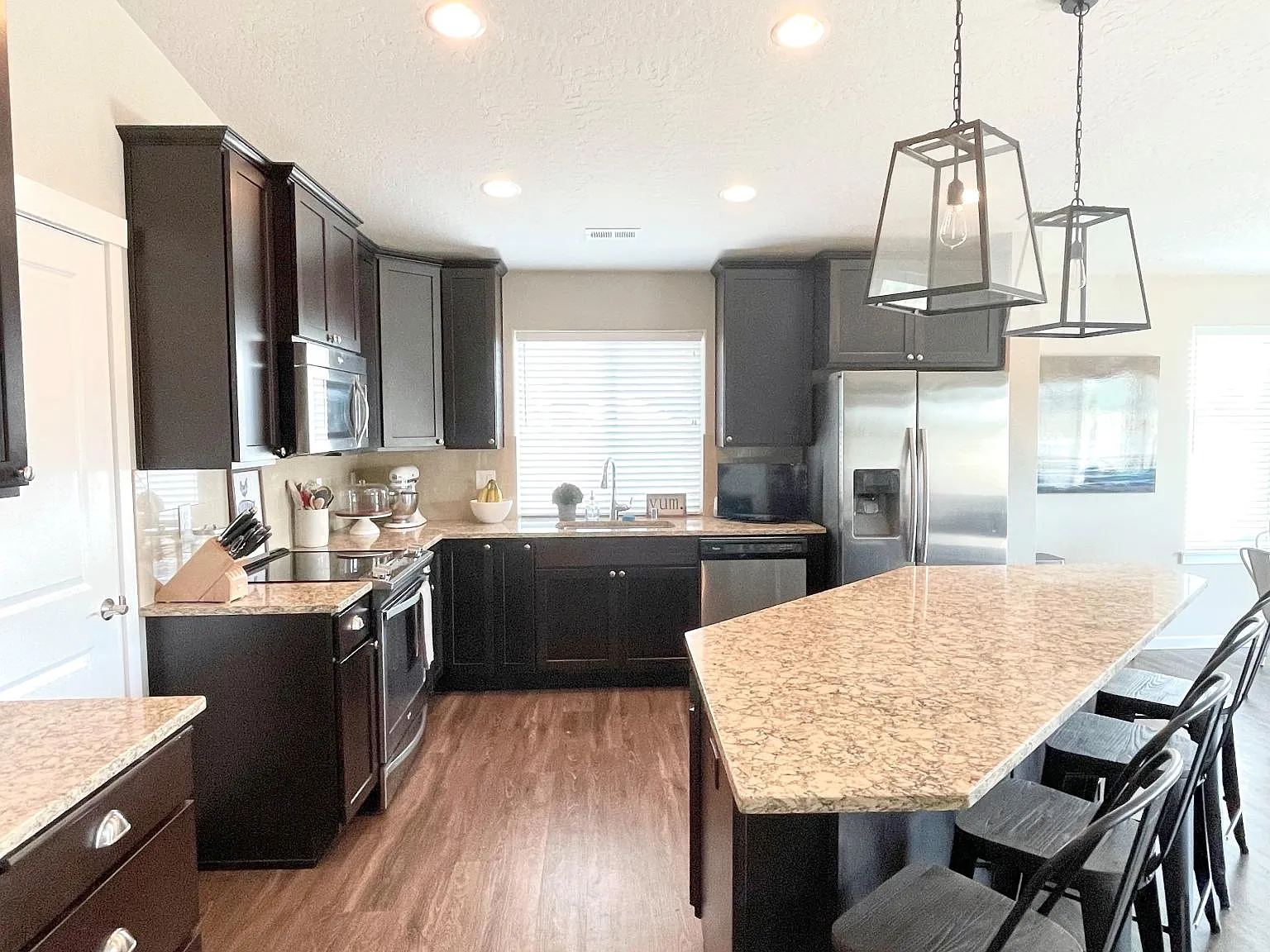 3 bed, 1809 sqft, $2,800 — Photo 4