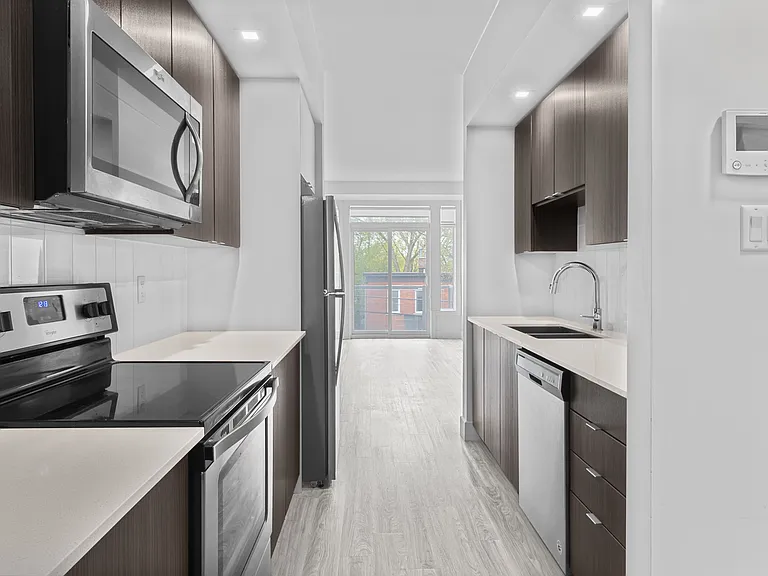 337 Sunnyside Ave — Photo 2